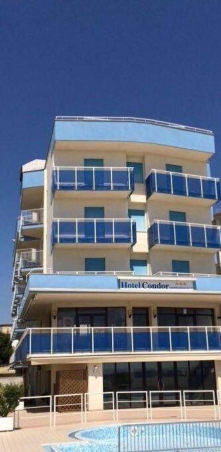 Hotel Condor ลิโดดิเยโซโล ภายนอก รูปภาพ