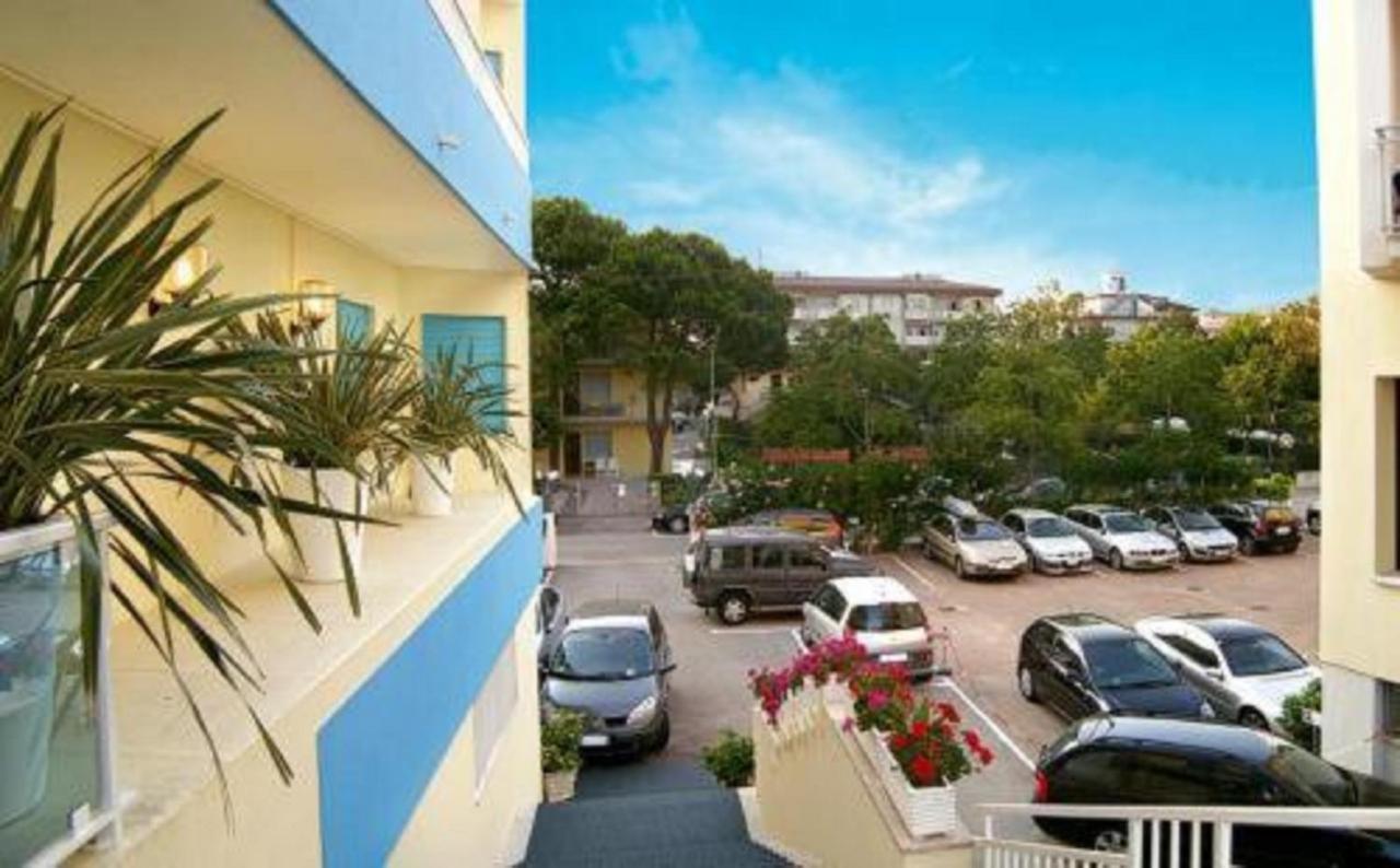 Hotel Condor ลิโดดิเยโซโล ภายนอก รูปภาพ