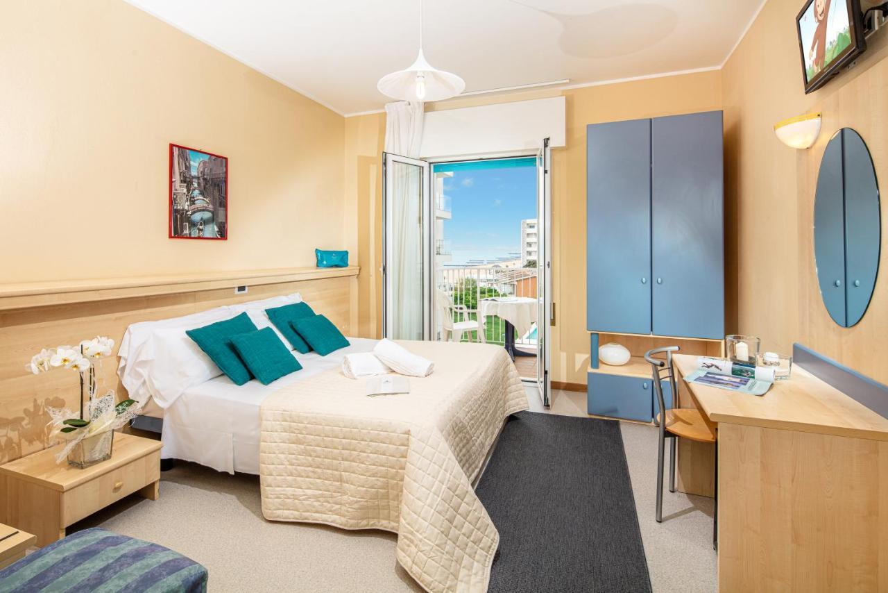 Hotel Condor ลิโดดิเยโซโล ภายนอก รูปภาพ