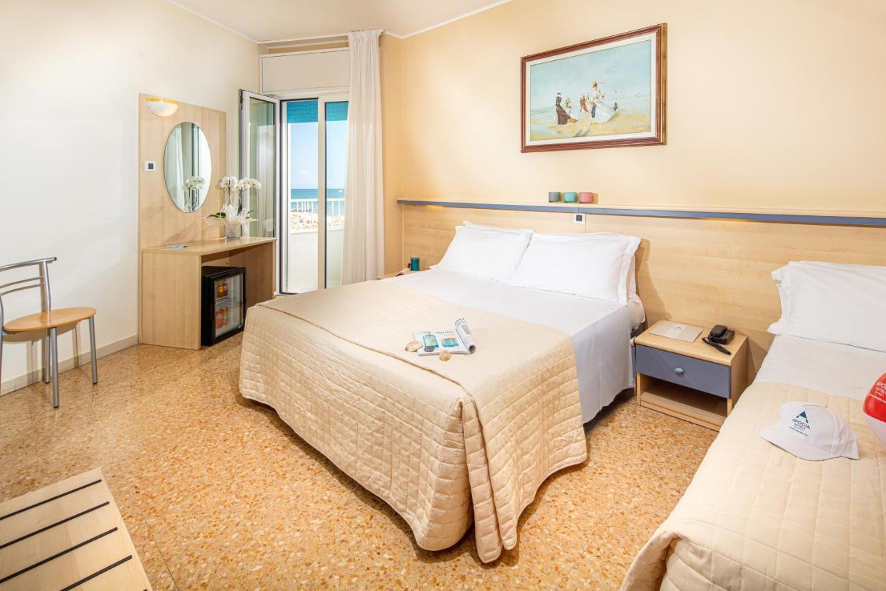 Hotel Condor ลิโดดิเยโซโล ภายนอก รูปภาพ