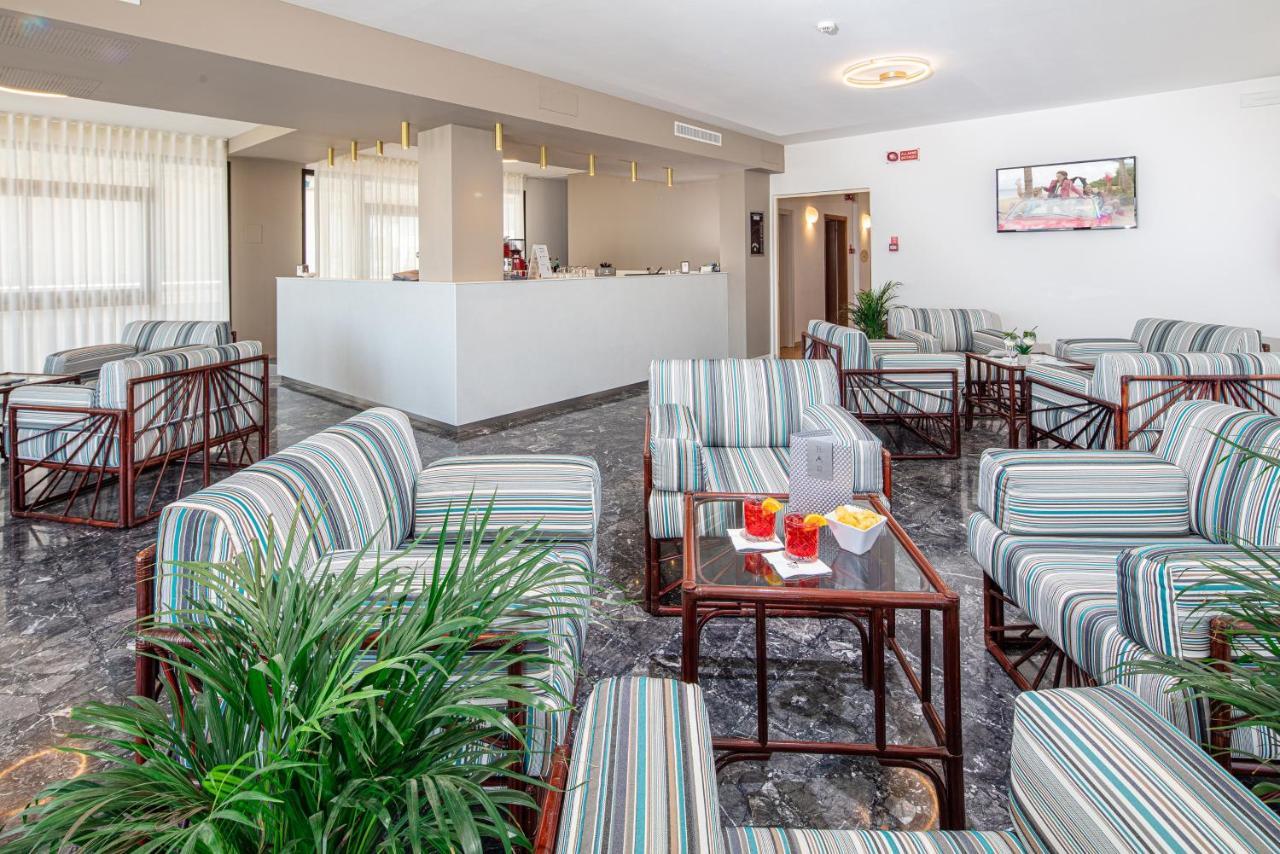 Hotel Condor ลิโดดิเยโซโล ภายนอก รูปภาพ