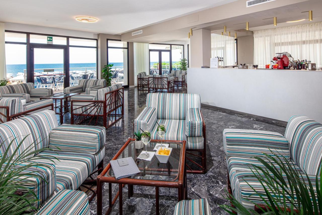 Hotel Condor ลิโดดิเยโซโล ภายนอก รูปภาพ