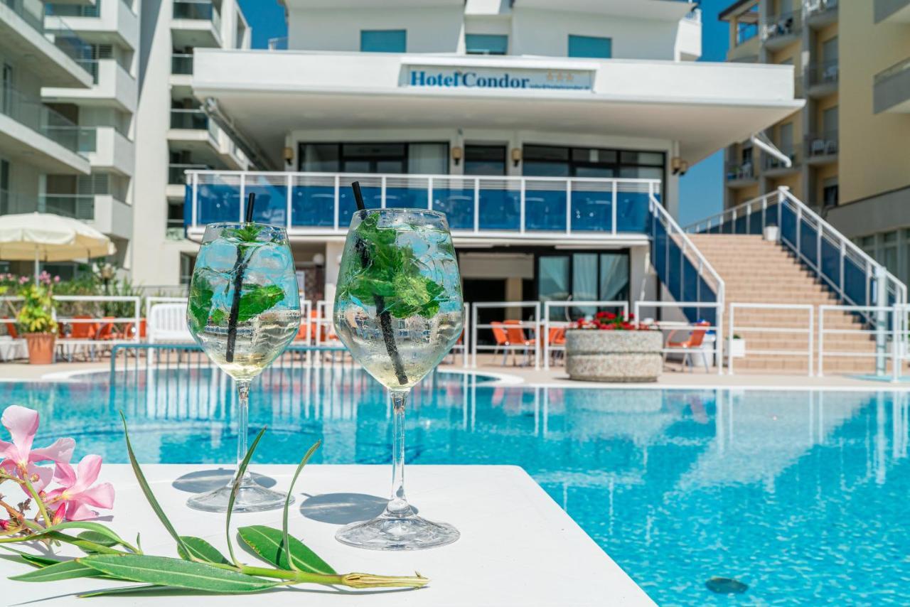 Hotel Condor ลิโดดิเยโซโล ภายนอก รูปภาพ