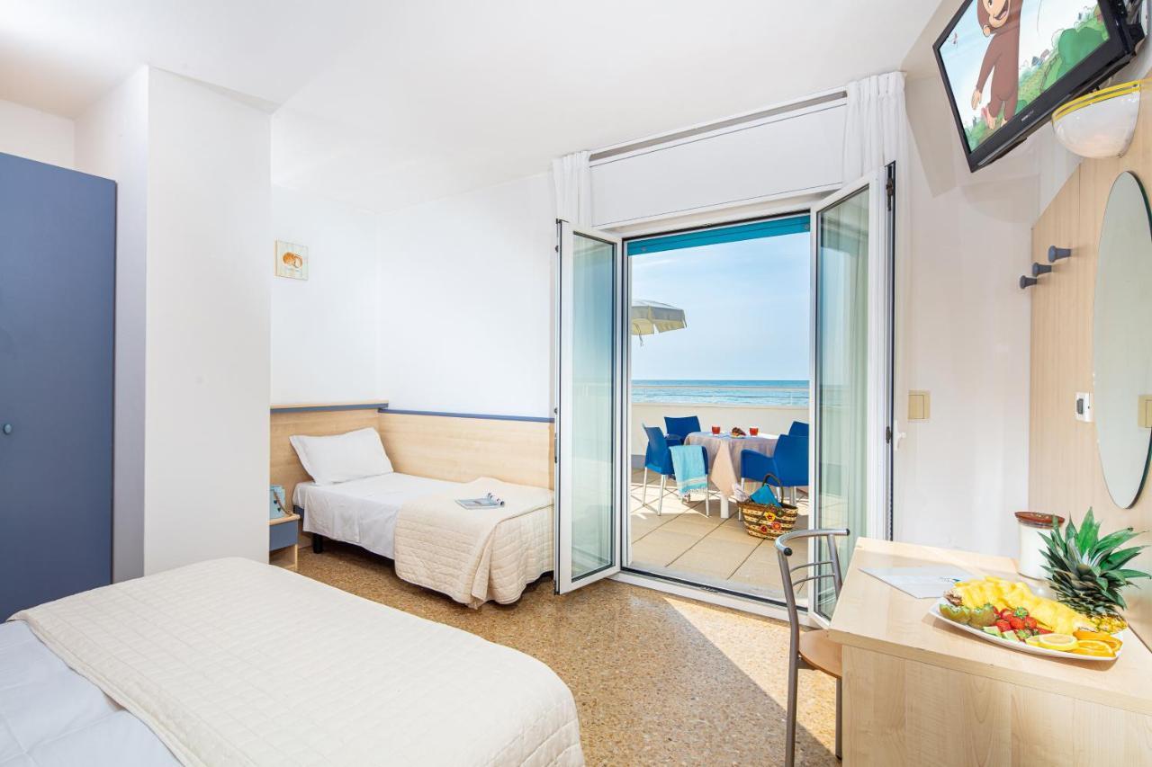 Hotel Condor ลิโดดิเยโซโล ภายนอก รูปภาพ