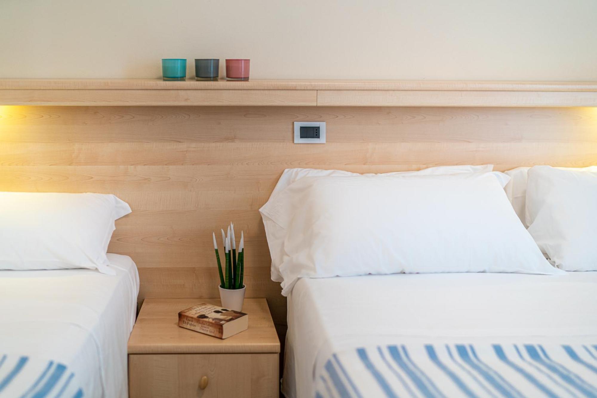 Hotel Condor ลิโดดิเยโซโล ภายนอก รูปภาพ