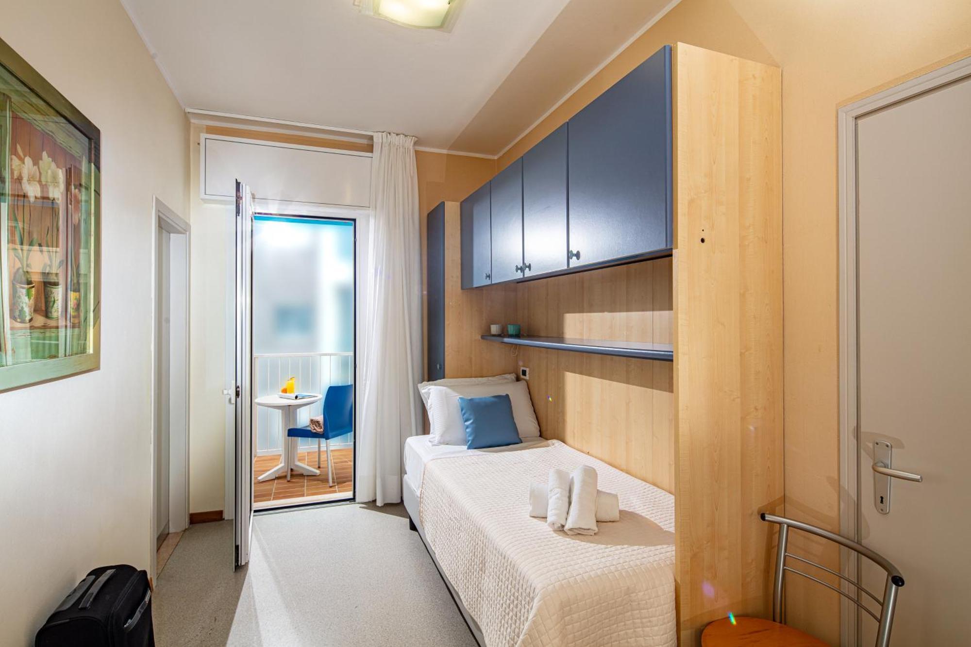 Hotel Condor ลิโดดิเยโซโล ภายนอก รูปภาพ